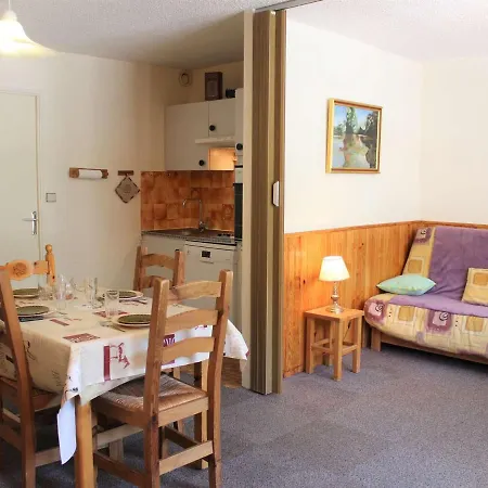 Avec Coin Nuit, 6 Couchages, Balcon, Centre Station Vars Les Claux, Proche Pistes Et Commerces - Fr-1-330b-198 *